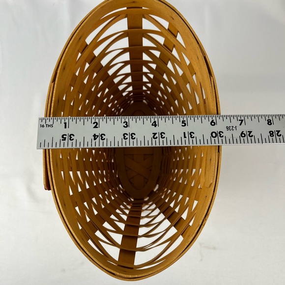 Longaberger Geranium Basket 2002 May Series Maple mid-tone wood with red accents - Picture 10 of 13